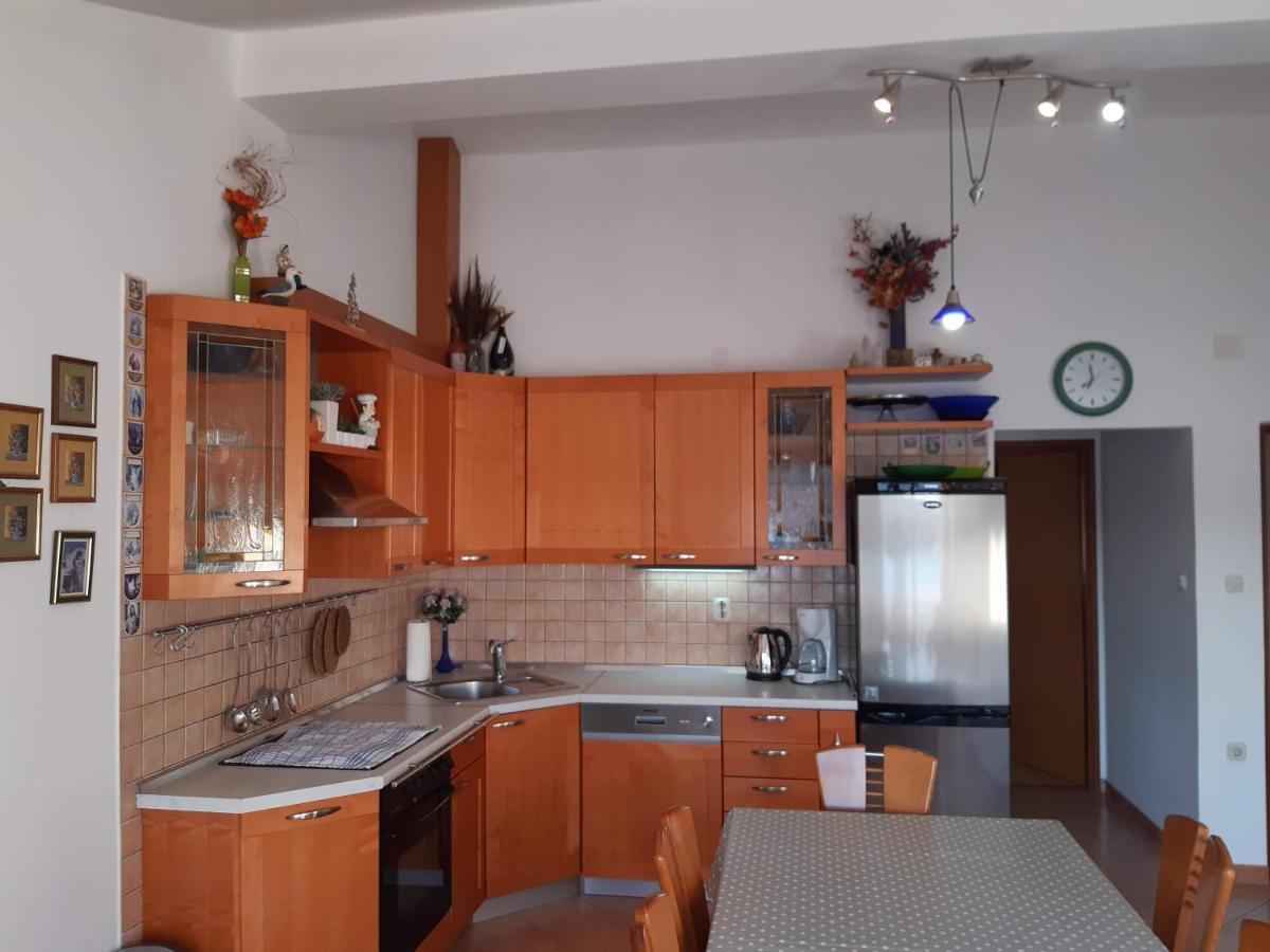 Apartments Nera Тисно Екстер'єр фото