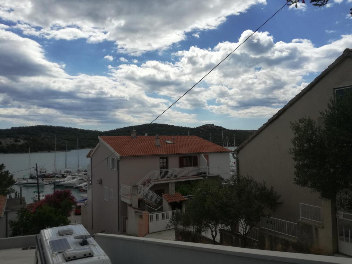 Apartments Nera Тисно Екстер'єр фото