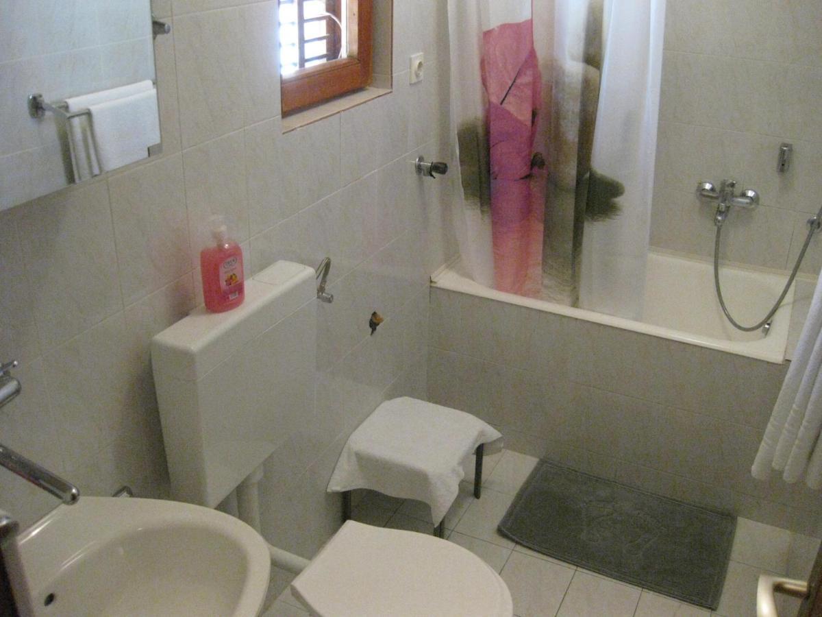 Apartments Nera Тисно Екстер'єр фото